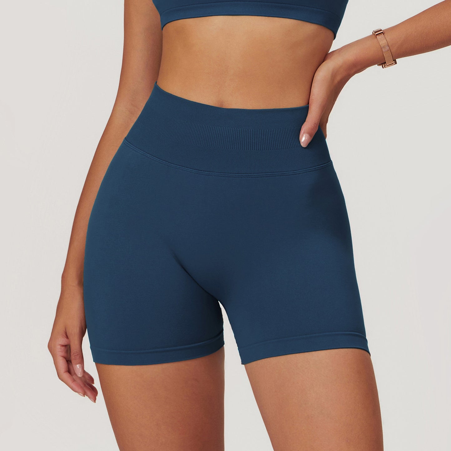 Nahtlose, eng anliegende Yoga-Shorts mit hoher Taille und Hüftlifting-Effekt