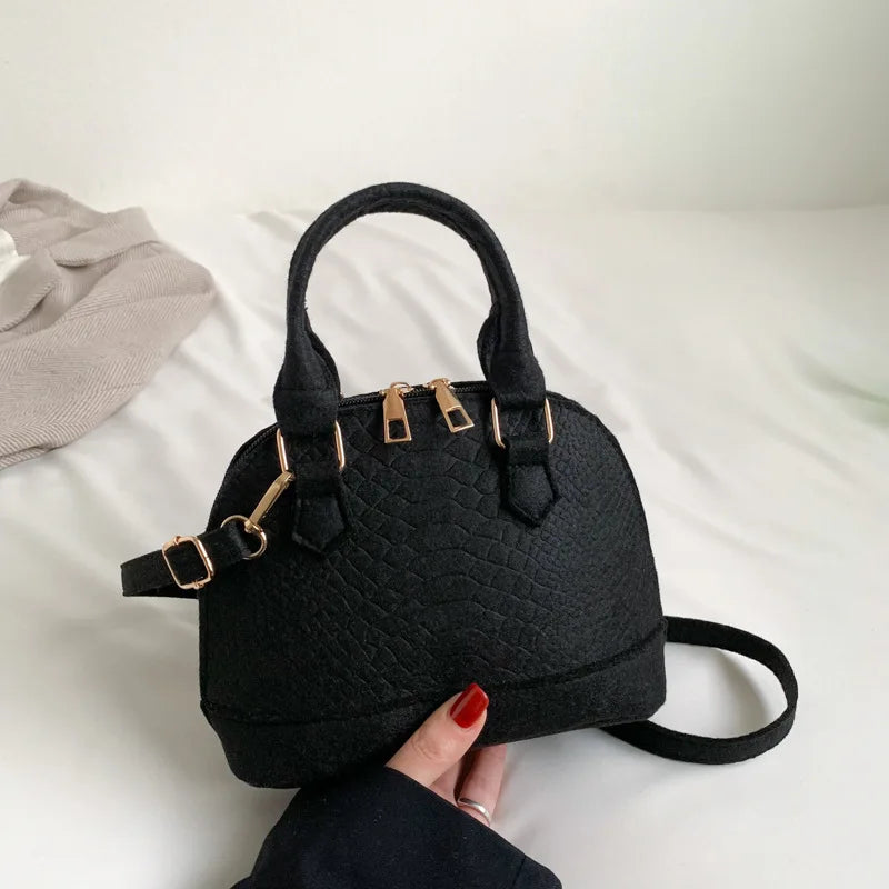 New Korean Women's Felt Bag Retro Handbag Shell Bags Urban Simple Fashion Versatile Commuter Single Shoulder Crossbody Bag