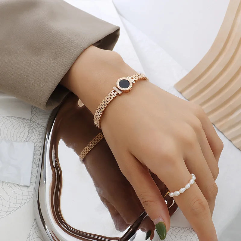 Woman Bijoux 18K Gold Plated Surgical Steel Back To Rome Love Letter Bracelet Roman Numeral Bangle