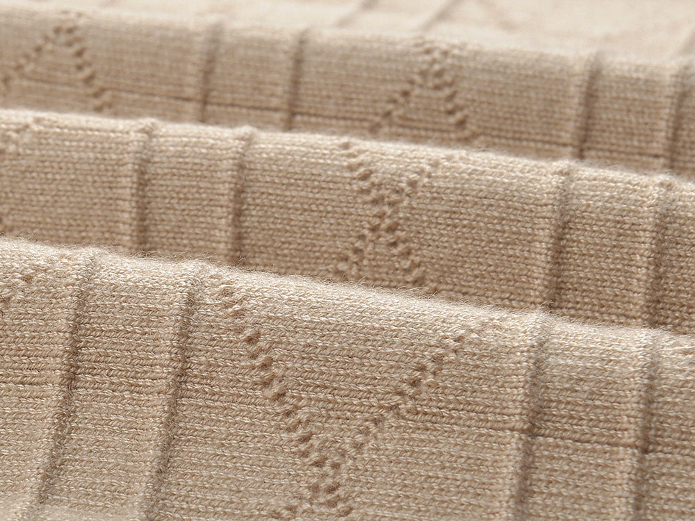 Temperamentvoller Pendelpullover mit geprägter goldener Knopftasche und langen Ärmeln