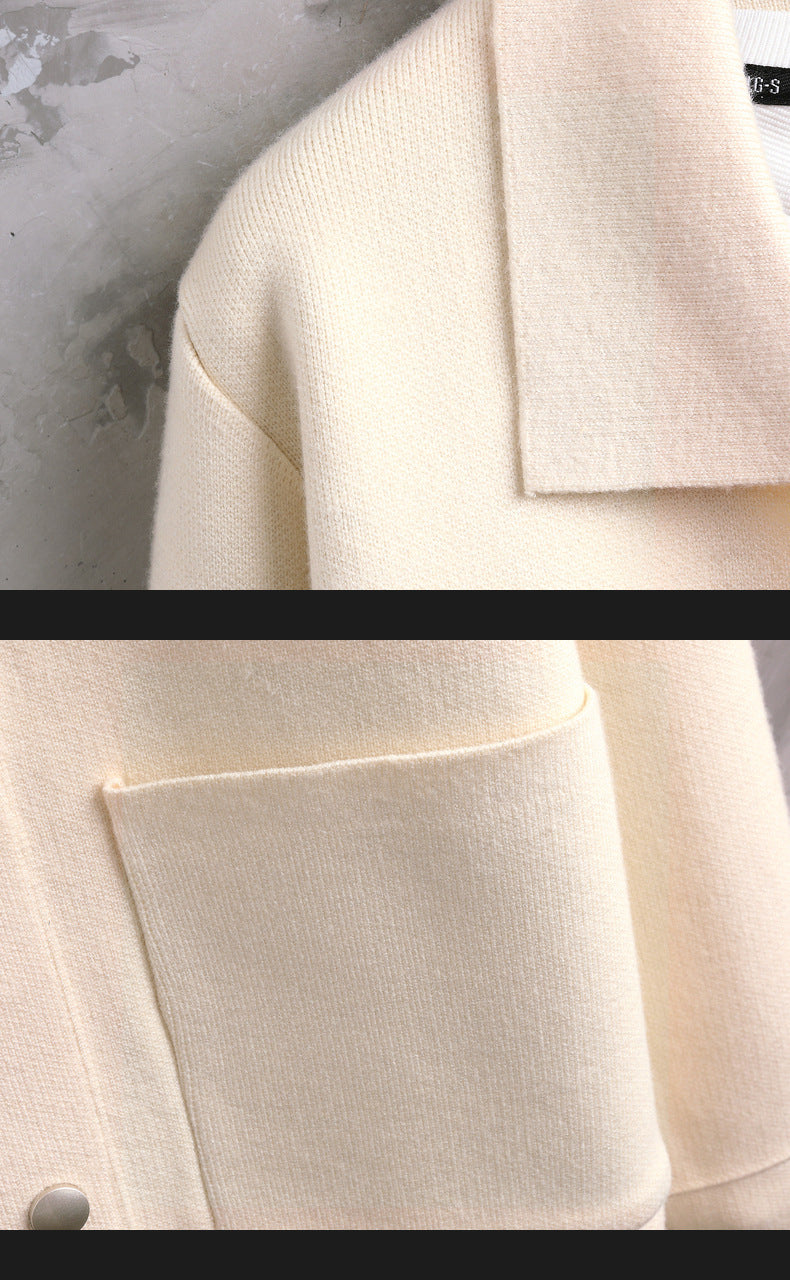 Farblich passender Cardigan-Pullover mit Revers für Herren im Herbst
