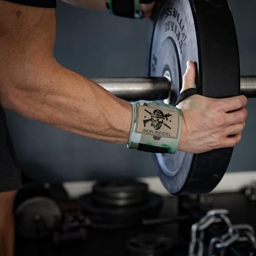 Handgelenkbandagen von Iron Infidel zum Gewichtheben – 61 cm lange, robuste Handgelenkstütze zum Trainieren, Fitnessstudio-Zubehör für Männer – Verwendung zum Gewichtheben, Crossfit, Fitness, Training, Bankdrücken, Powerlifting (OCP)