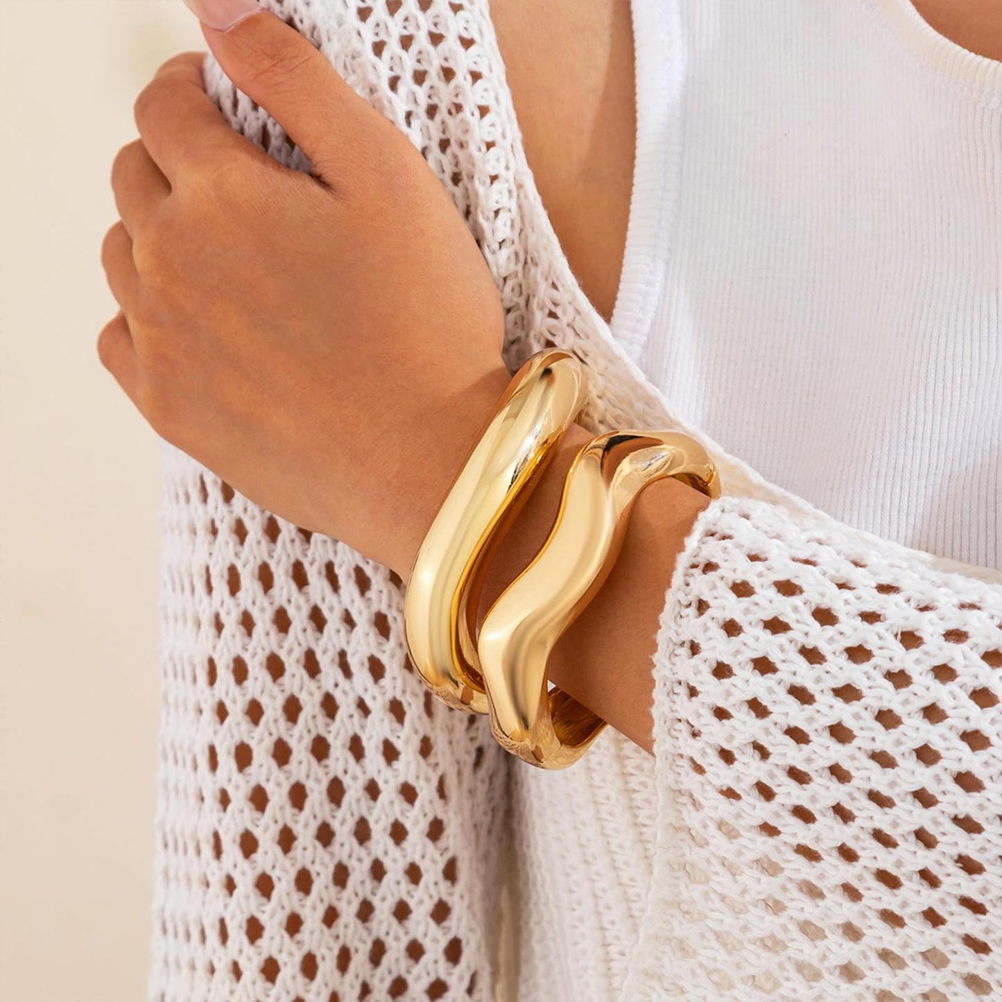 Salircon Gold Bangle Bracelets for Women Gold Wide Chunky Cuff Bracelets Trendy Hinged Cuff Open Wide Chunky Bracelet Irregular Minimalist Jewelry