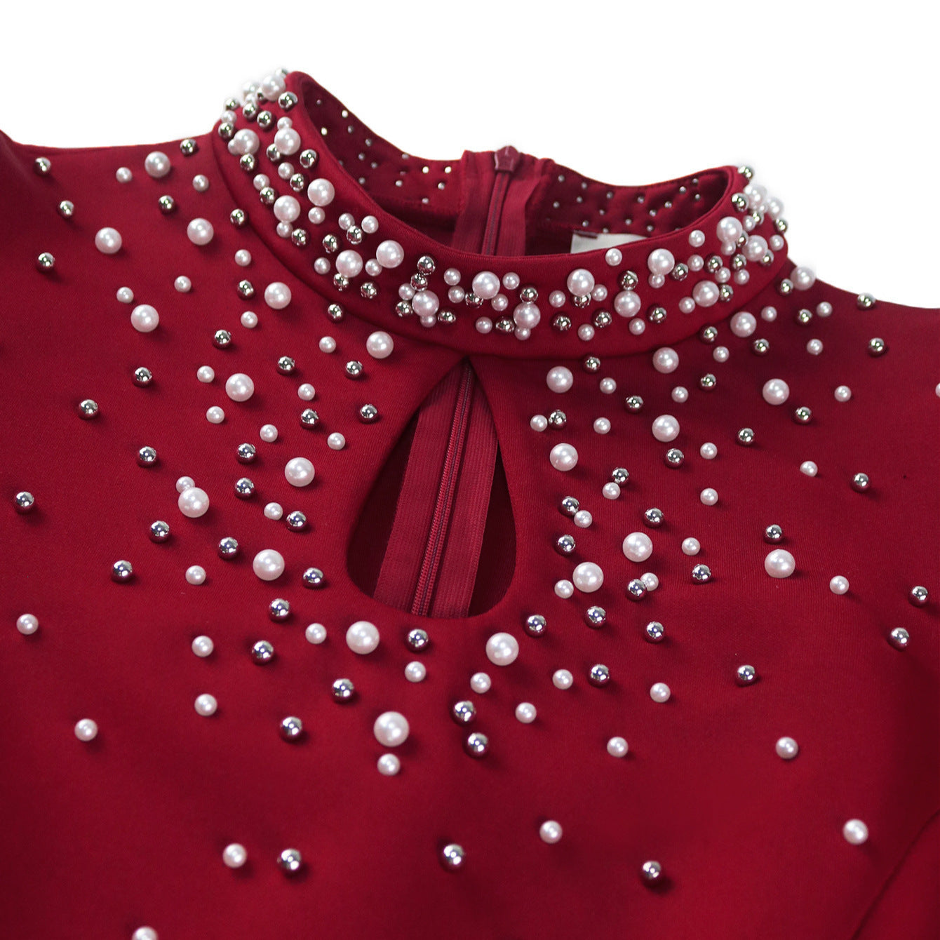 Sommerliches Rollkragenkleid mit Cut-Outs