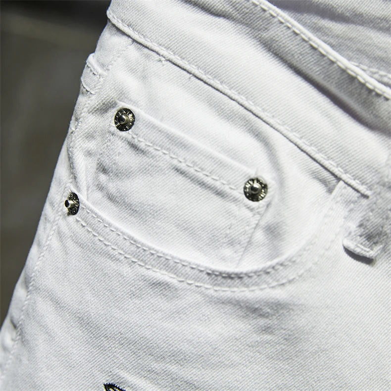 Mode Trendy Stickerei Buchstaben Männer College Jungen Skinny Runway Zipper Denim Hose Destroyed Zerrissene Jeans Schwarz Weiß Jeans