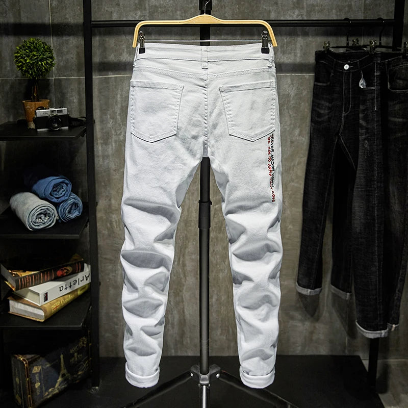 Mode Trendy Stickerei Buchstaben Männer College Jungen Skinny Runway Zipper Denim Hose Destroyed Zerrissene Jeans Schwarz Weiß Jeans