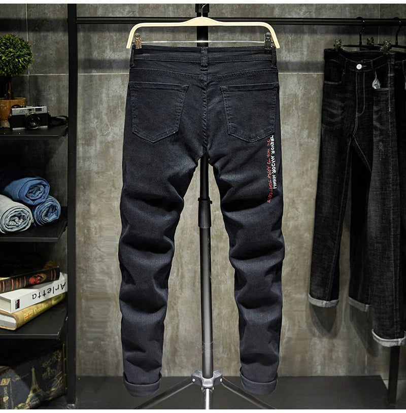 Mode Trendy Stickerei Buchstaben Männer College Jungen Skinny Runway Zipper Denim Hose Destroyed Zerrissene Jeans Schwarz Weiß Jeans