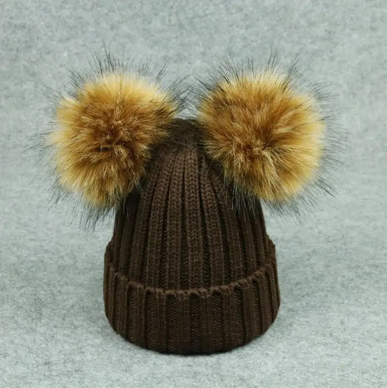 Pompom-Mützen für Erwachsene und Kinder, supergroße Doppelhaar-Ballmütze, warme Wintermütze mit Ohrenschutz, Strickmütze für Damen, verstellbar, A49