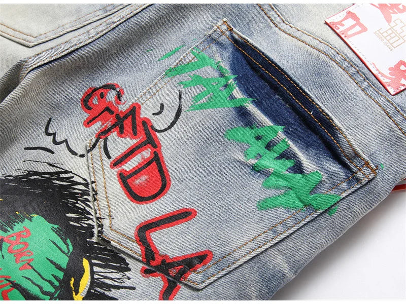 Herren Bedruckte Stretch-Jeans Streetwear Charakter Totenkopf Flamme Bemalte Hose Vintage Knöpfe Fly Schlanke zerrissene Hose