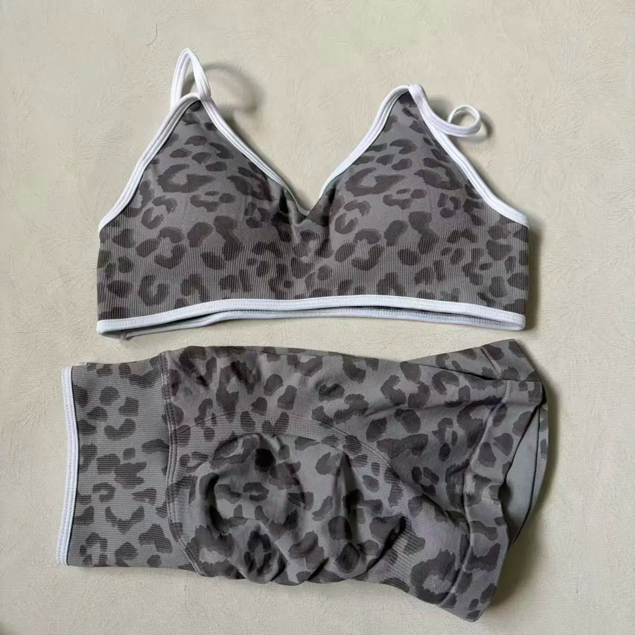 2PCS  High Quality Yoga SetNew Leopard Print Sports Underwear, Shockproof Butt Lift Workout Sports Trousers Women Activewear