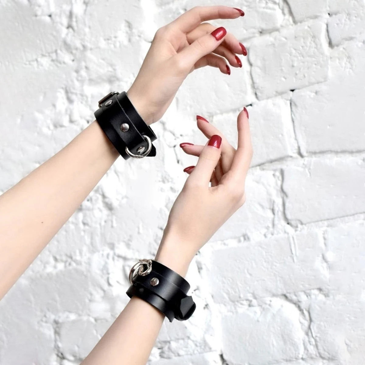 2pcs Unisex Leather Bracelet BDSM Bondage Leather Handcuffs Buckle Adjustable Vintage Punk Fetish Clothing Restraints Kink Toy