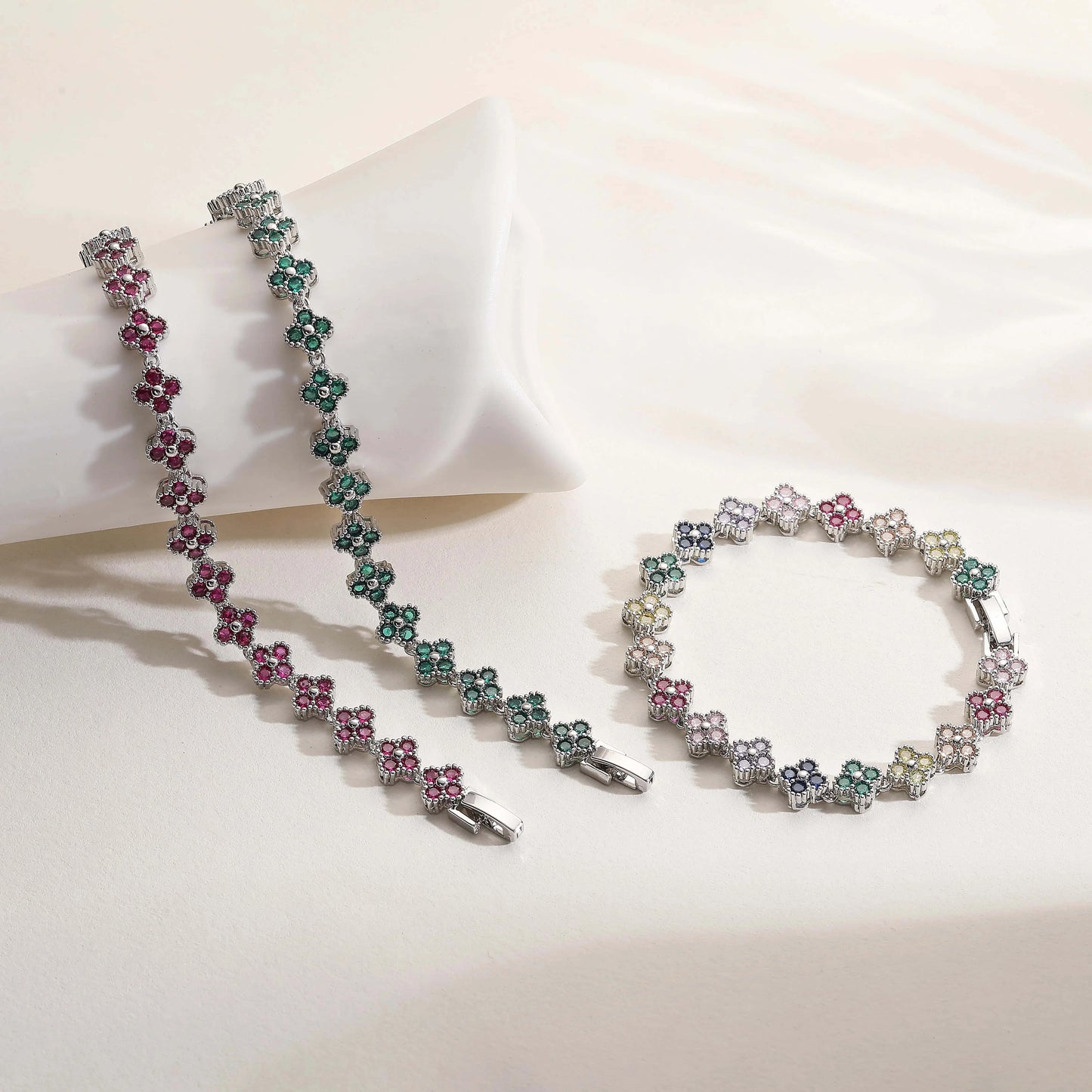 HECHENG,18k Gold Plated Cover Jewelry Party Gift Retro White Cubic Zirconia Fashion Jewelry