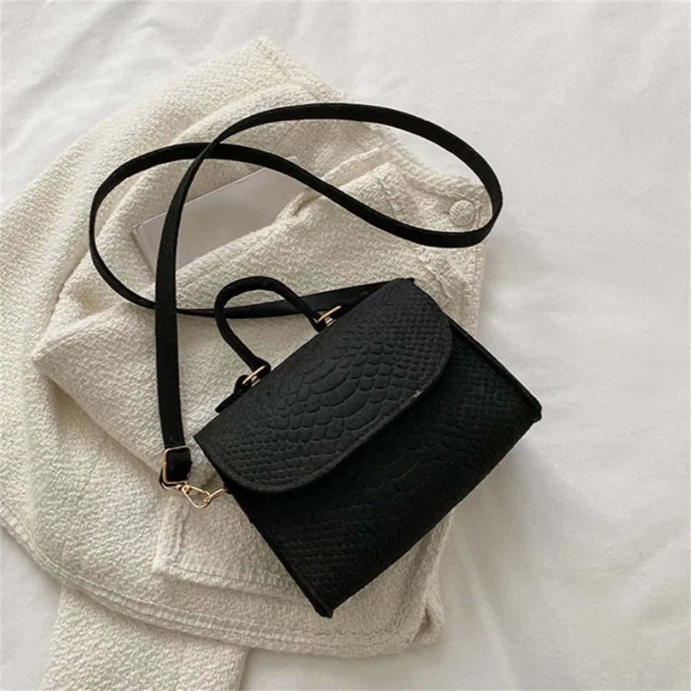 Fashion Felt Crossbody Bags for Women Armpit Bag Popular Crocodile Embossed Handbag Small Square Bag Retro Shoulder Bag Gifts