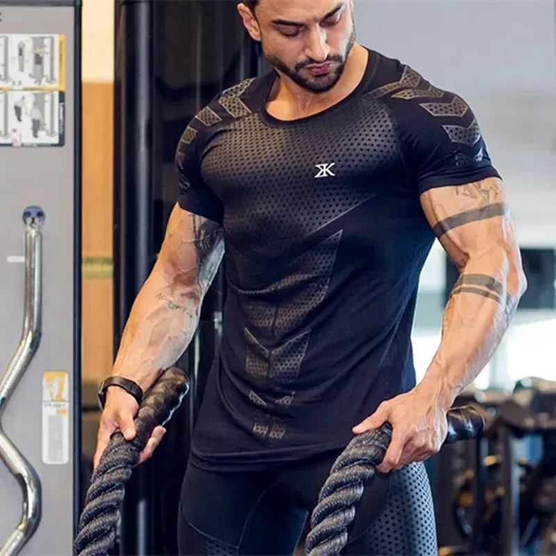 Men Running Sports T-shirt Training Quick Dry Tight Short Sleeves Shirt Bodybuilding compress Fitness Tee Tops men Clothing