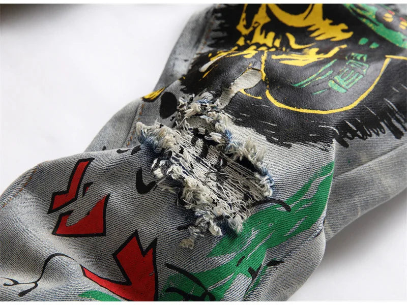 Herren Bedruckte Stretch-Jeans Streetwear Charakter Totenkopf Flamme Bemalte Hose Vintage Knöpfe Fly Schlanke zerrissene Hose