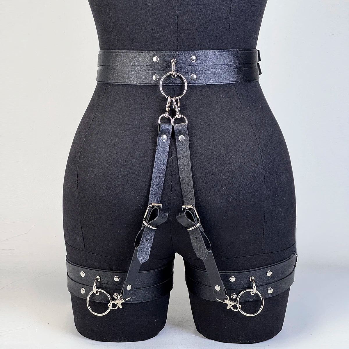 Women Fashion Belt Street Style for Women Cool Punk Rock Pu Leather Belt With Leg Jeans Decorative Belt Goth Clothing Accessorie