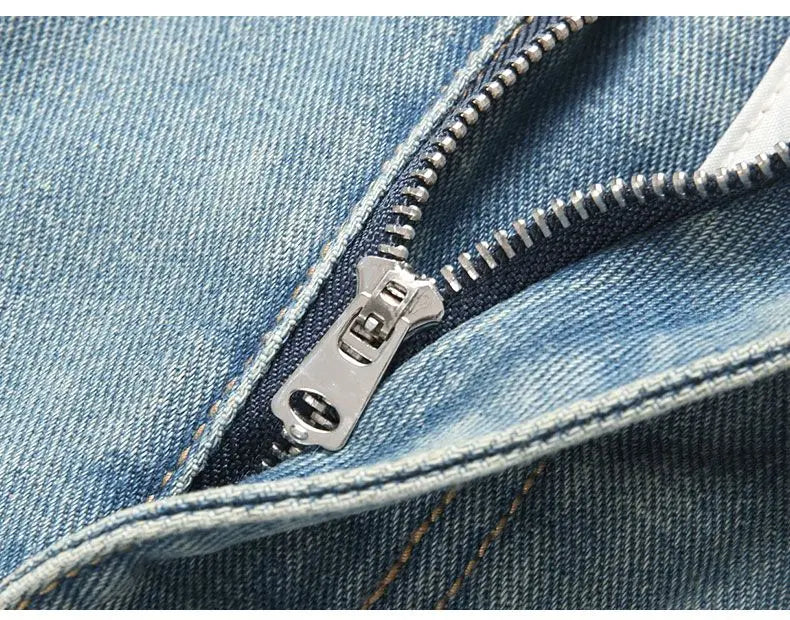 Autumn Men's New Light Blue Slim Fit Jeans Men's Ripped Loose Jeans Elastic Hole Versatile High Street Denim Pants Retro Washed