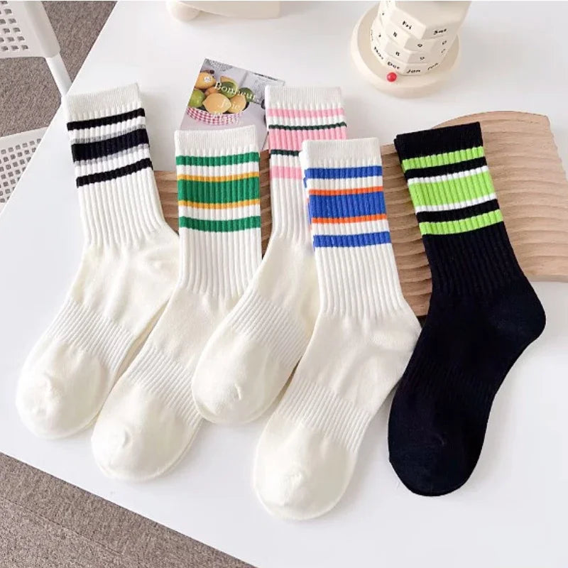 Neue Mode Bunte Gestreifte Sport Socken Frauen Fitness Radfahren Laufen Socken Männer Basketball Socken Student Paar Casual Socken