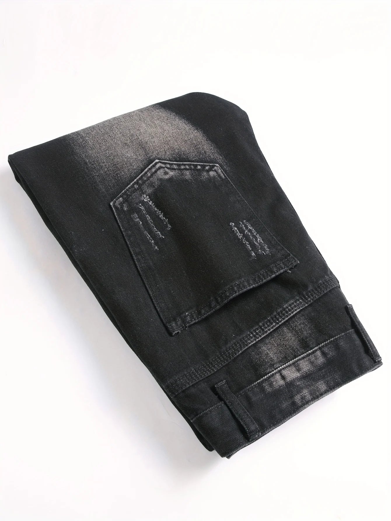 Men’s trendy streetwear: black ripped straight-leg jeans – an excellent gift for husbands or boyfriends.