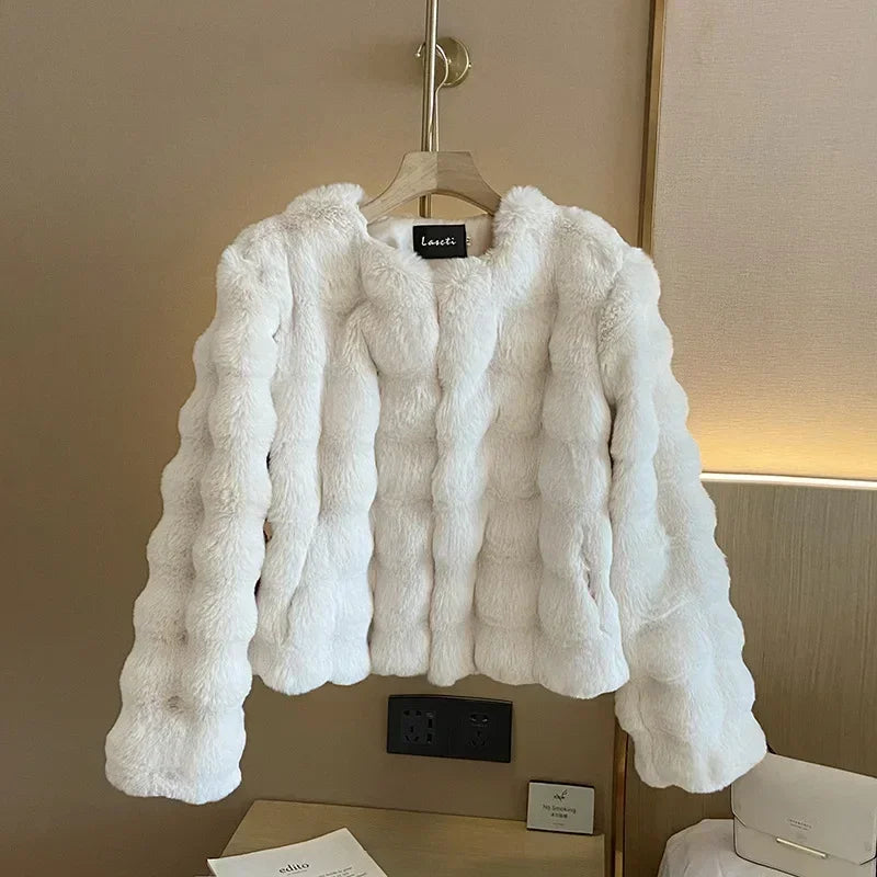 White Fur Coat for Women  Autumn and Winter New Style Short Imitation Fur Plush Collarless Top Short Top Warm and Trend