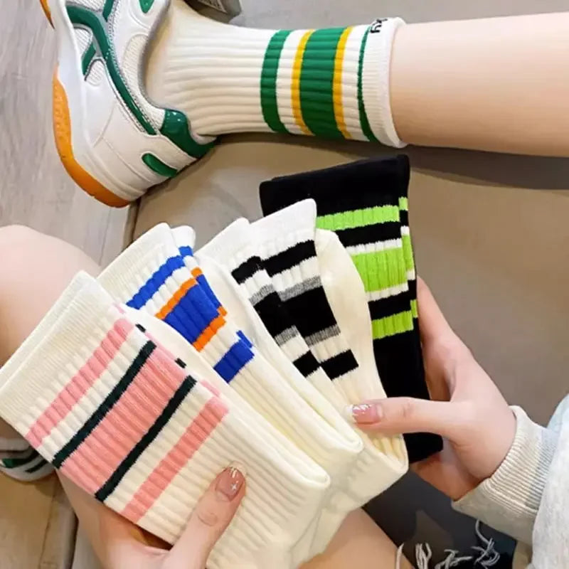 Neue Mode Bunte Gestreifte Sport Socken Frauen Fitness Radfahren Laufen Socken Männer Basketball Socken Student Paar Casual Socken