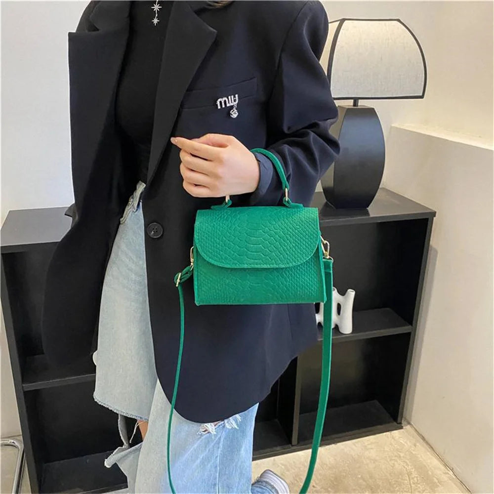 Fashion Felt Crossbody Bags for Women Armpit Bag Popular Crocodile Embossed Handbag Small Square Bag Retro Shoulder Bag Gifts