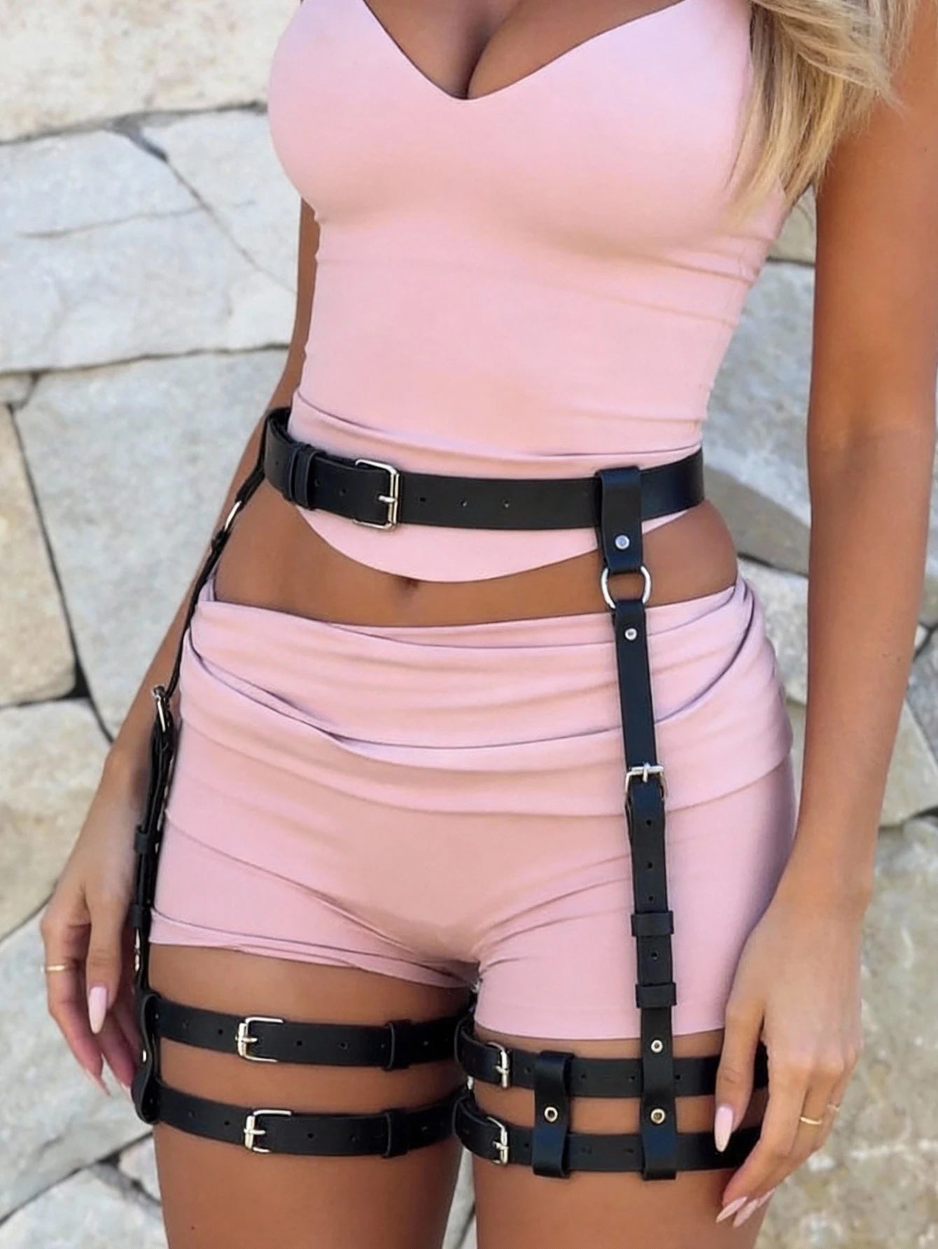 Women's Black Faux Leather Waist Thigh Harness – Adjustable Double Strap Garter Belt, Gothic Punk Body Accessory for Streetwear