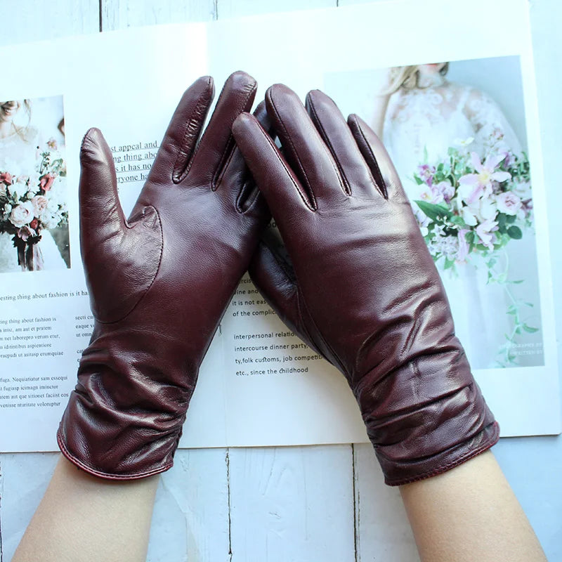 Sheepskin Leather Gloves Women's Fashion Elastic Style Velvet Lining to Keep Warm in Autumn and Winter Retro Color Points