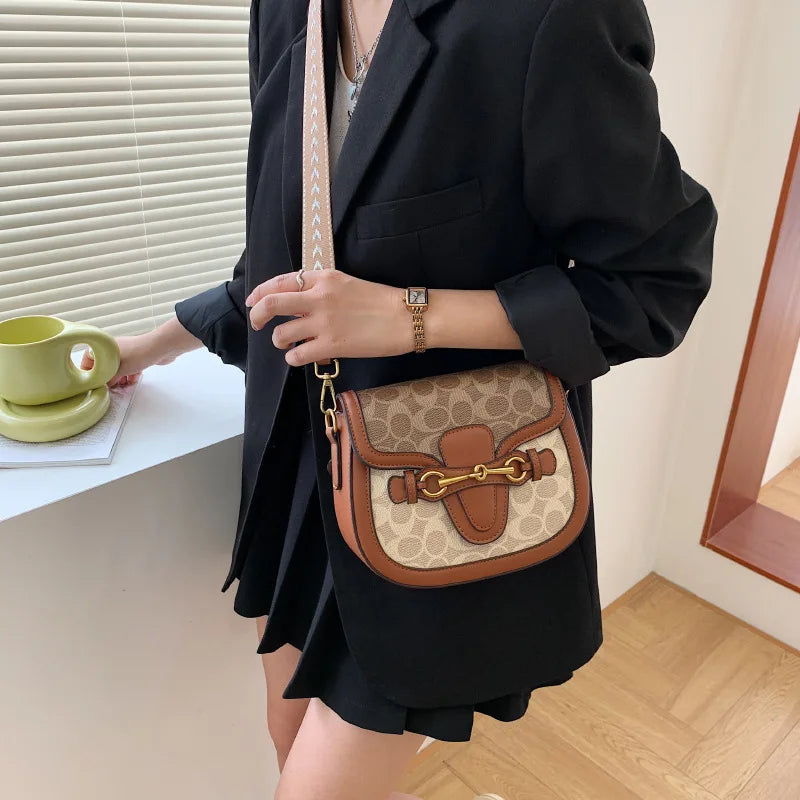 Luxury Versatile Women's Chain Bag Handbags 2024 Hot Sale Retro Designer Crossbody Shoulder Purses Small Square Bag Women Clutch