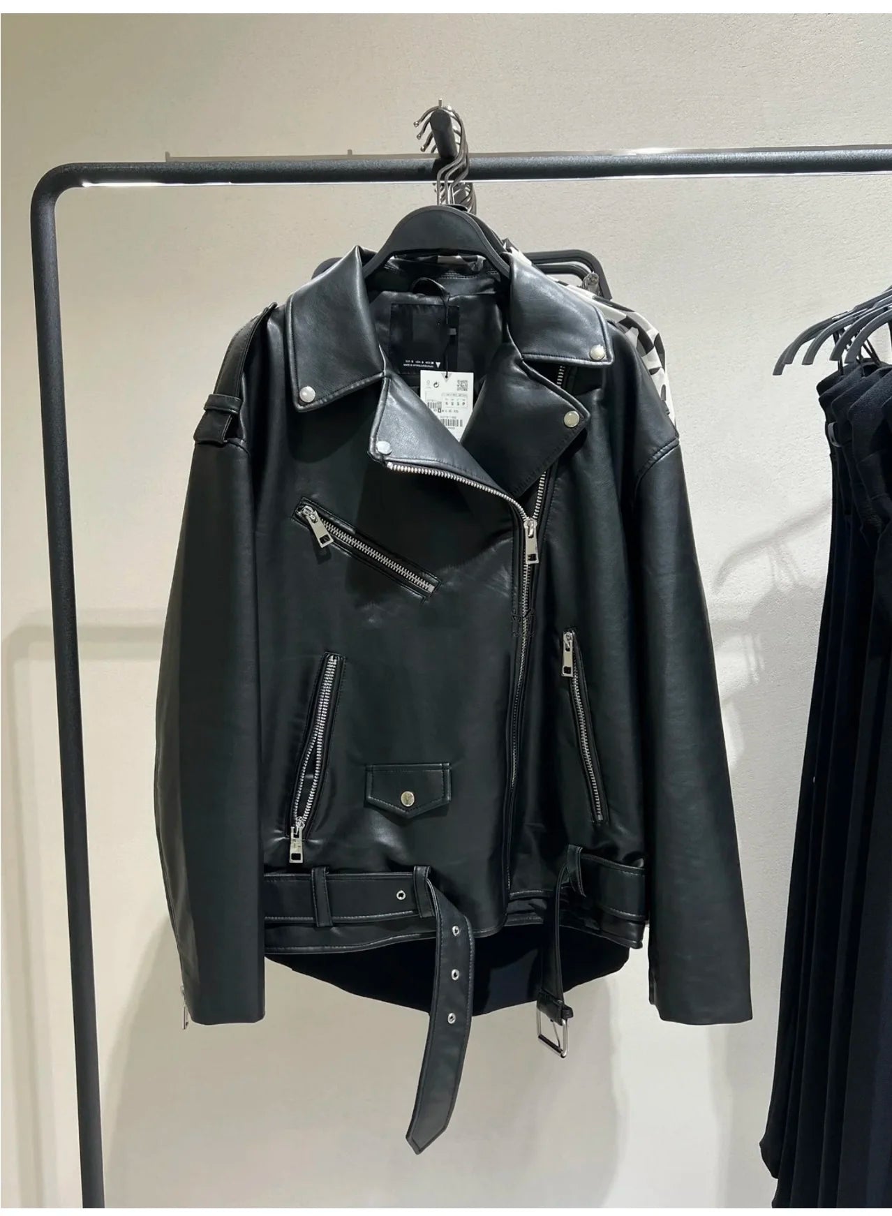 Imitation leather motorcycle loose jacket for ladies new epaulette decoration diagonal zipper down shoulder lazy coat
