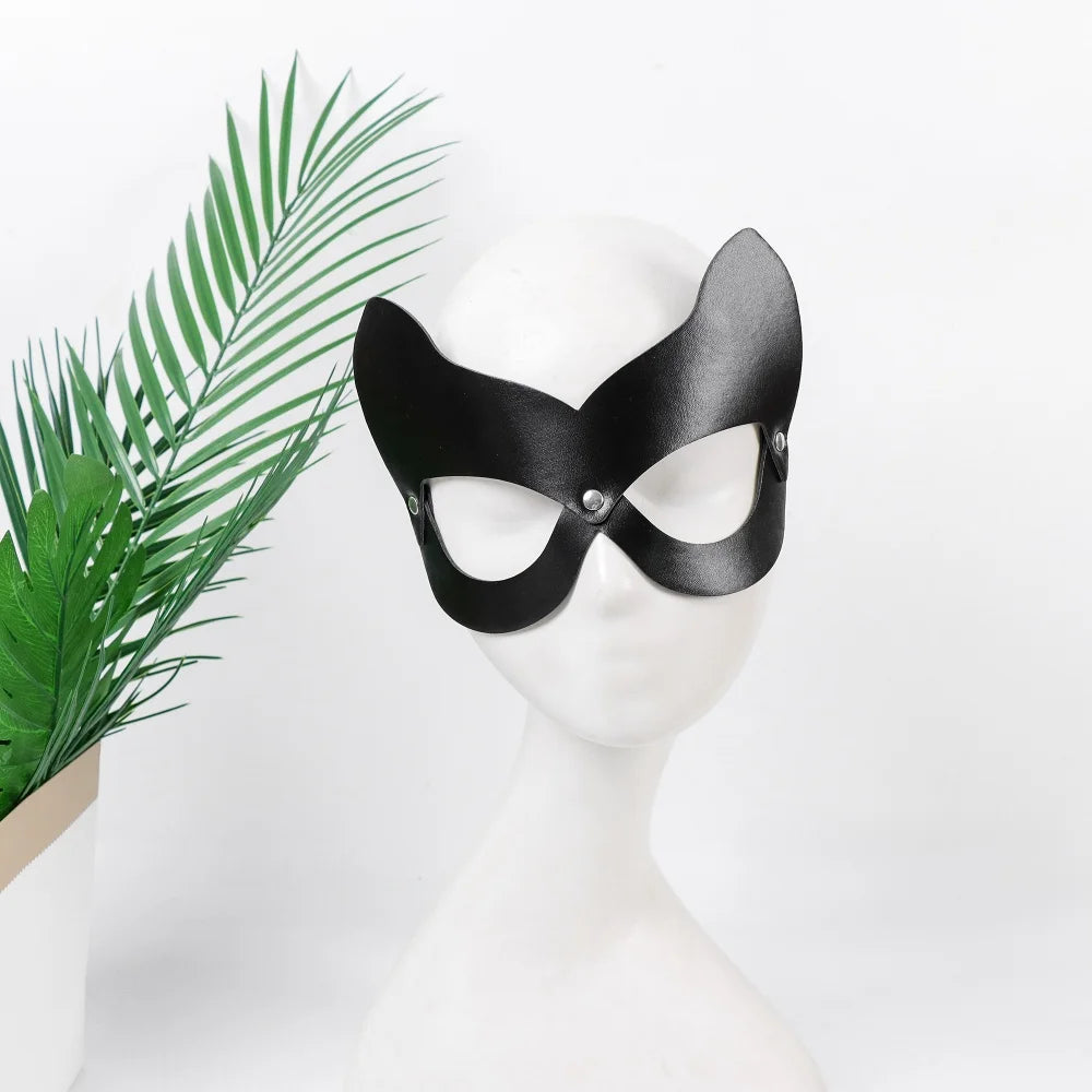 Edgy Cat Girl Rivet PU Half Face Mask, Halloween Party Cosplay Prop, Textured Vibe Dress Up Accessory, Ideal for Masquerade Part