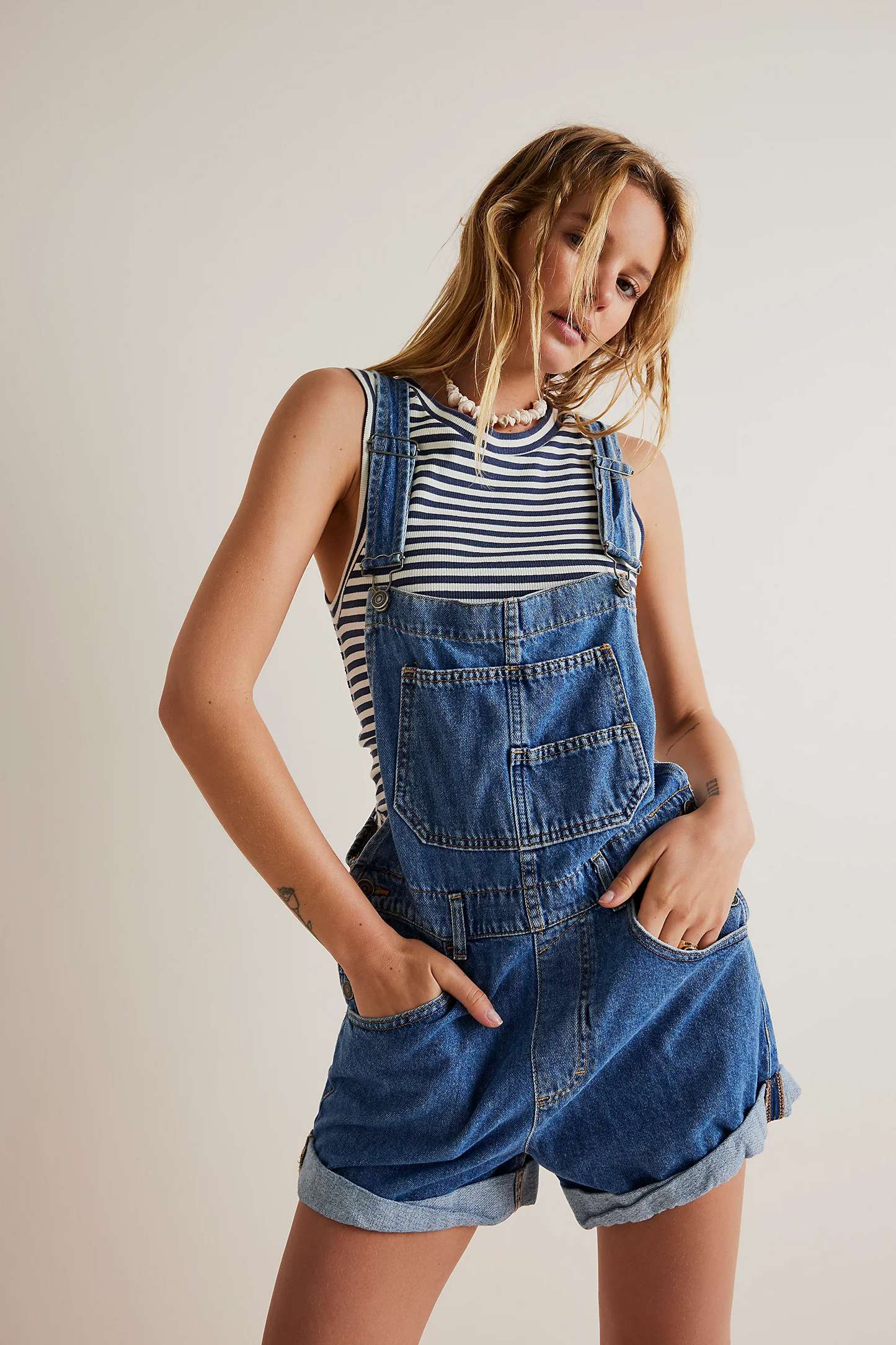 Combhasaki Women's Y2K Vintage Retro Denim Bib Overalls Adjustable Straps Pocket Romper Shorts Casual Rolled Cuff Shortalls
