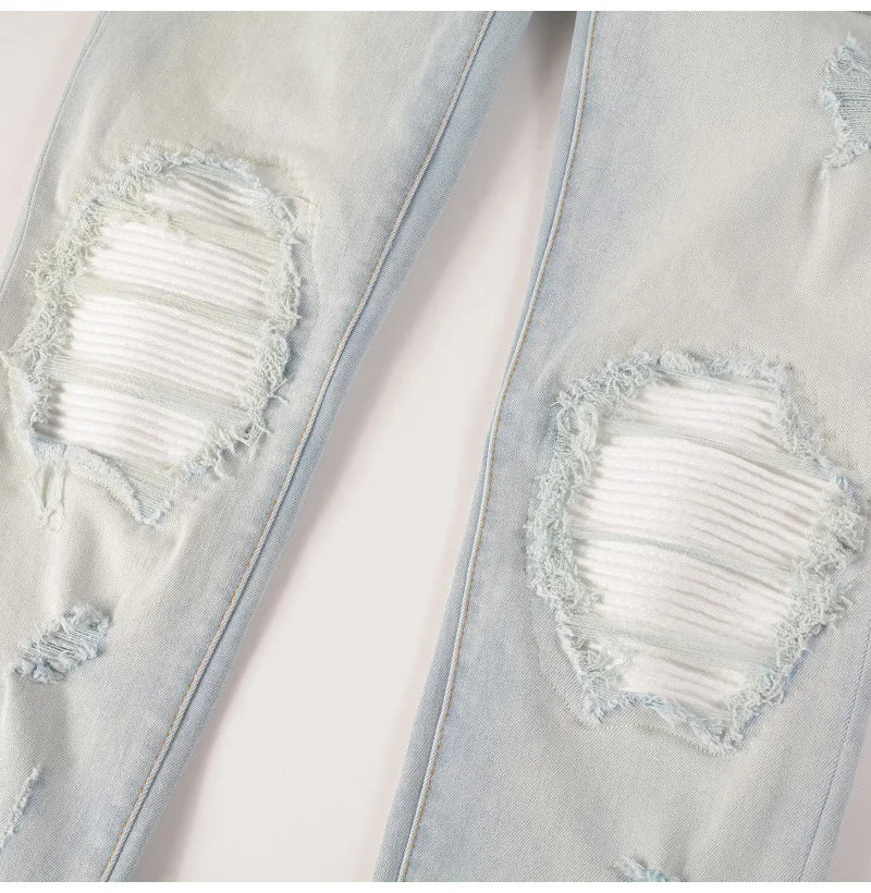 Herren Hellblaue Bikerjeans mit Rissen, Plissee-Patch, Patchwork-Stretch-Jeans, Streetwear-Löcher, zerrissene Röhrenhose