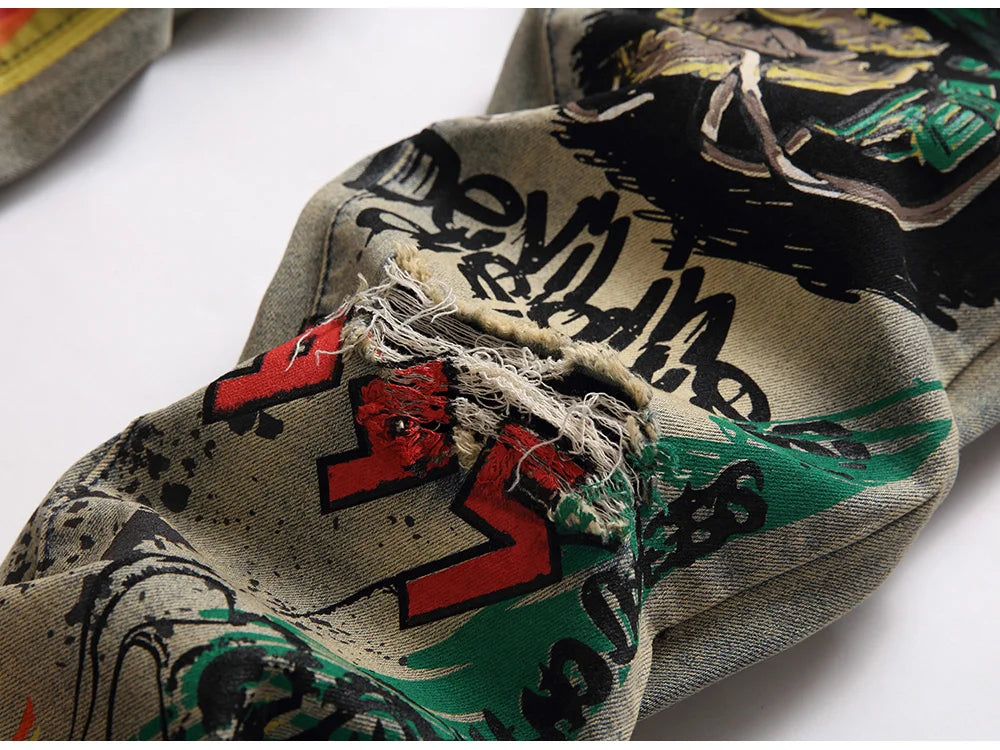 Herren Bedruckte Stretch-Jeans Streetwear Charakter Totenkopf Flamme Bemalte Hose Vintage Knöpfe Fly Schlanke zerrissene Hose