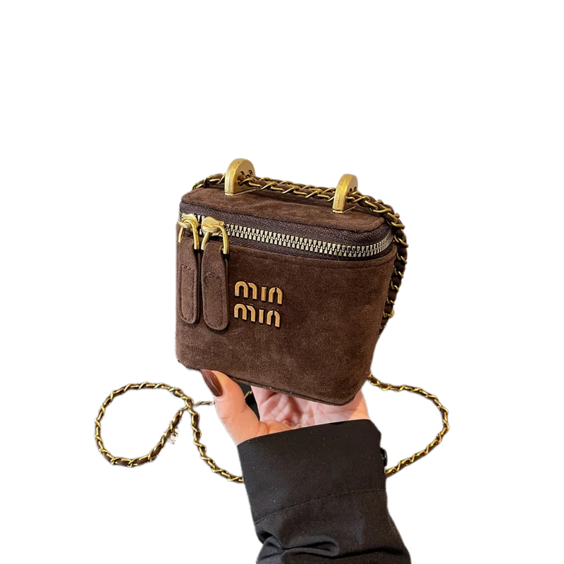 Light luxury designer retro box bag female 2025  Korean version of the texture one-shoulder messenger mini earphone lipstick bag