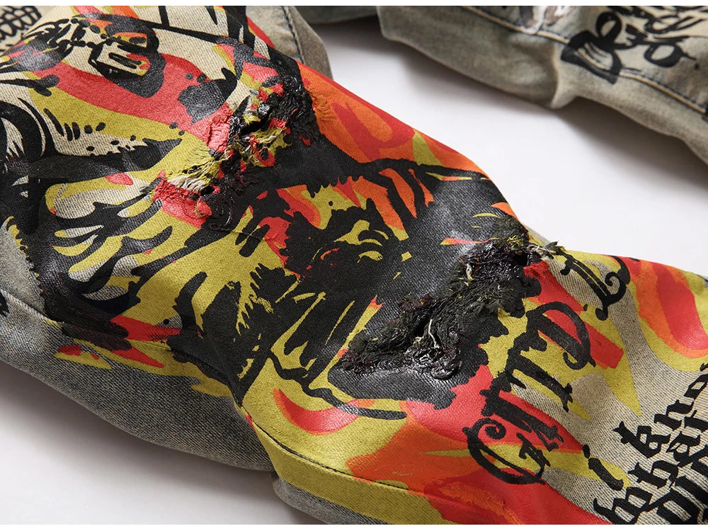 Herren Bedruckte Stretch-Jeans Streetwear Charakter Totenkopf Flamme Bemalte Hose Vintage Knöpfe Fly Schlanke zerrissene Hose