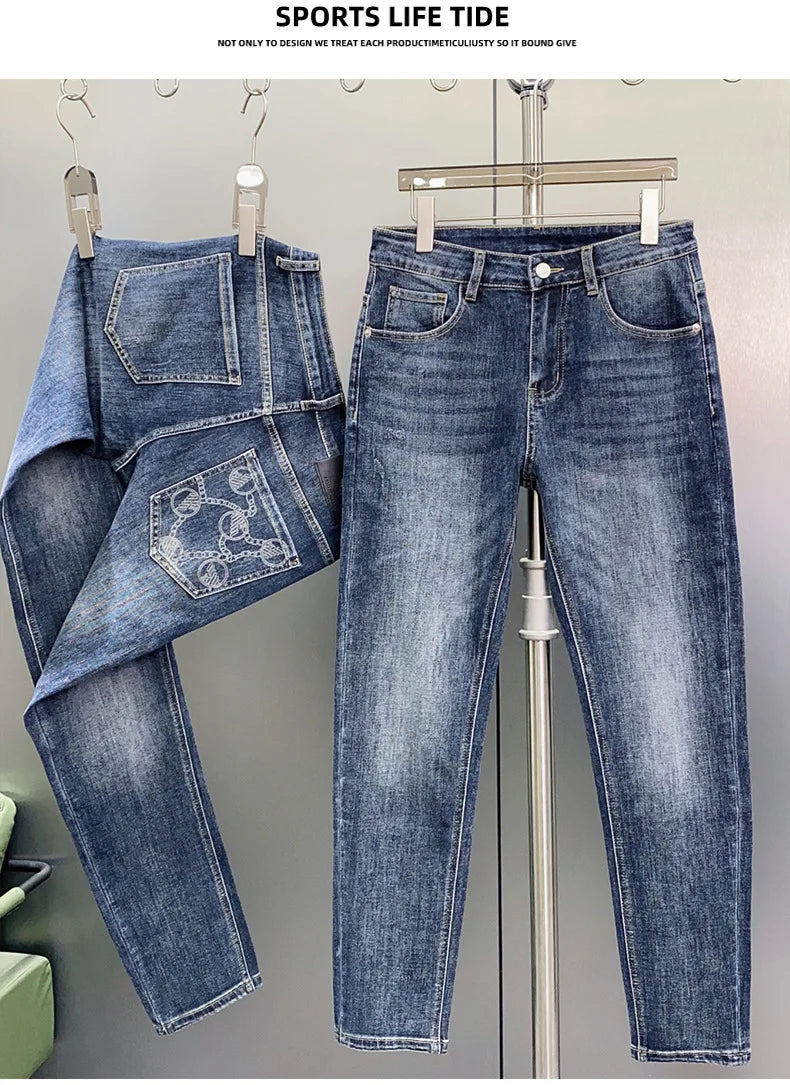 Modische Jeans mit Aufdruck für Herren, leichte Luxus-Jeans für Herren, Stretch, Slim Fit, hochwertige und modische Freizeithose mit Knöchelband