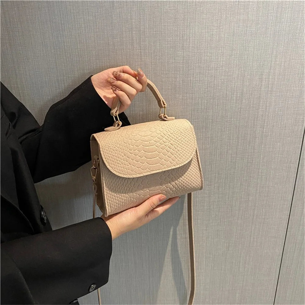 Fashion Felt Crossbody Bags for Women Armpit Bag Popular Crocodile Embossed Handbag Small Square Bag Retro Shoulder Bag Gifts
