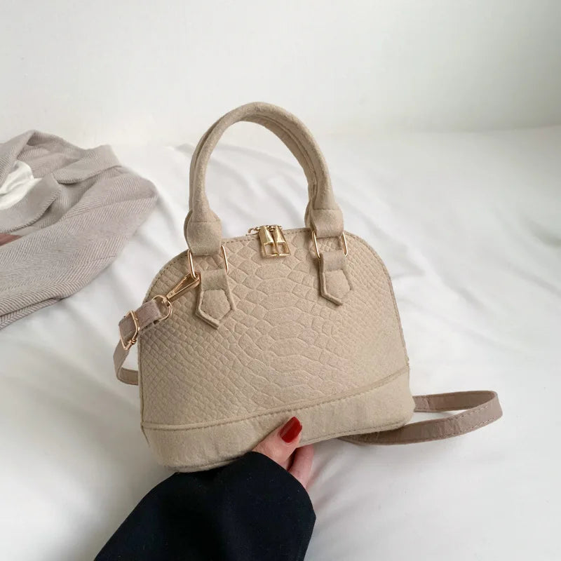 New Korean Women's Felt Bag Retro Handbag Shell Bags Urban Simple Fashion Versatile Commuter Single Shoulder Crossbody Bag