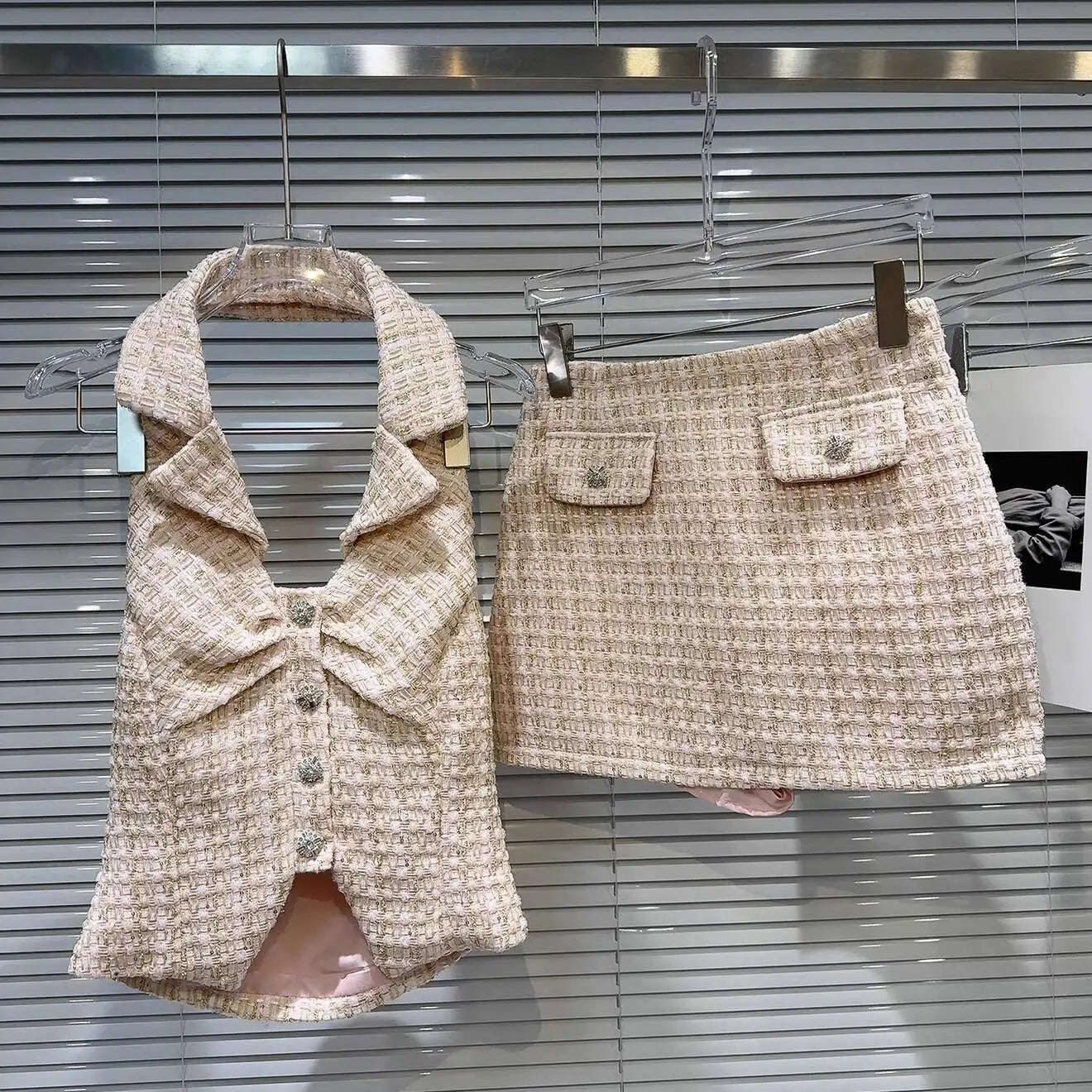 DEAT 2025 Summer New Fashion Two-pieces Set For Women Diamond Buckle Hanging Neck Vest Woven Tweed Short Skirt Female 11A04590