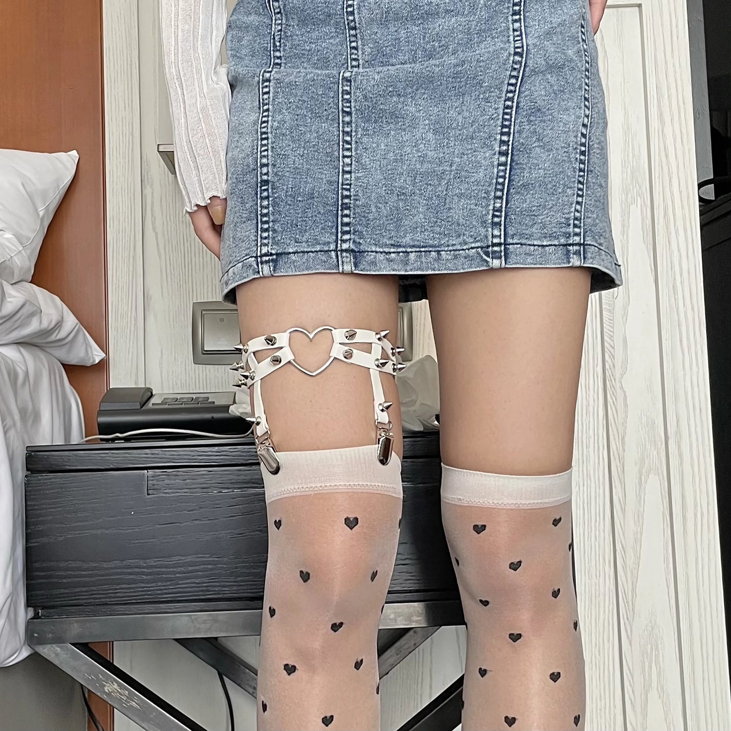 1PC Frauen Sexy Strumpfband Nieten Bein Ring Rock Pub Punk Goth Herz PU Leder Elastische Strumpfband Hosenträger Sexy Strümpfe Strumpfbänder