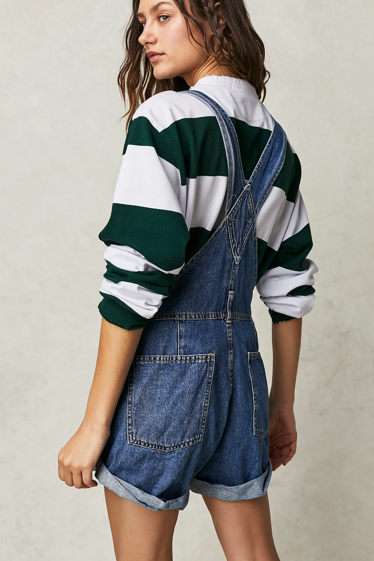Combhasaki Women's Y2K Vintage Retro Denim Bib Overalls Adjustable Straps Pocket Romper Shorts Casual Rolled Cuff Shortalls