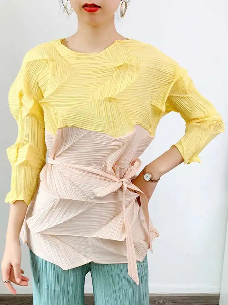 LANMREM Elegant Pleated T-shirt For Women O-neck Long Sleeves Loose Color Block Belt Tops Female Clothes 2025 Spring New 2YA630