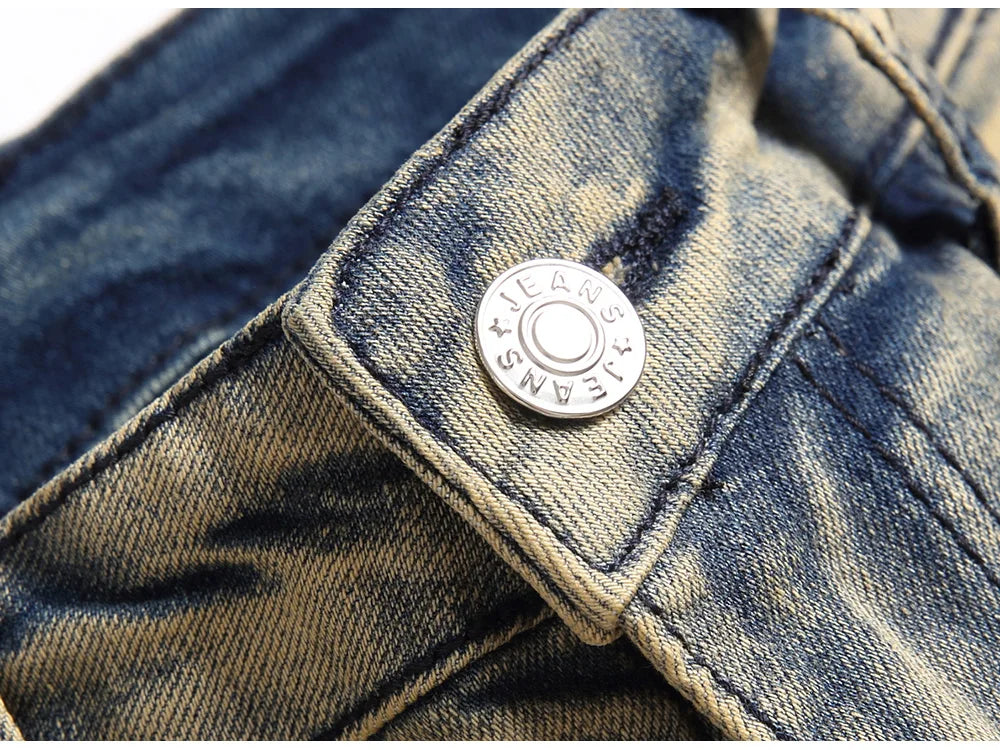 Herren Bedruckte Stretch-Jeans Streetwear Charakter Totenkopf Flamme Bemalte Hose Vintage Knöpfe Fly Schlanke zerrissene Hose