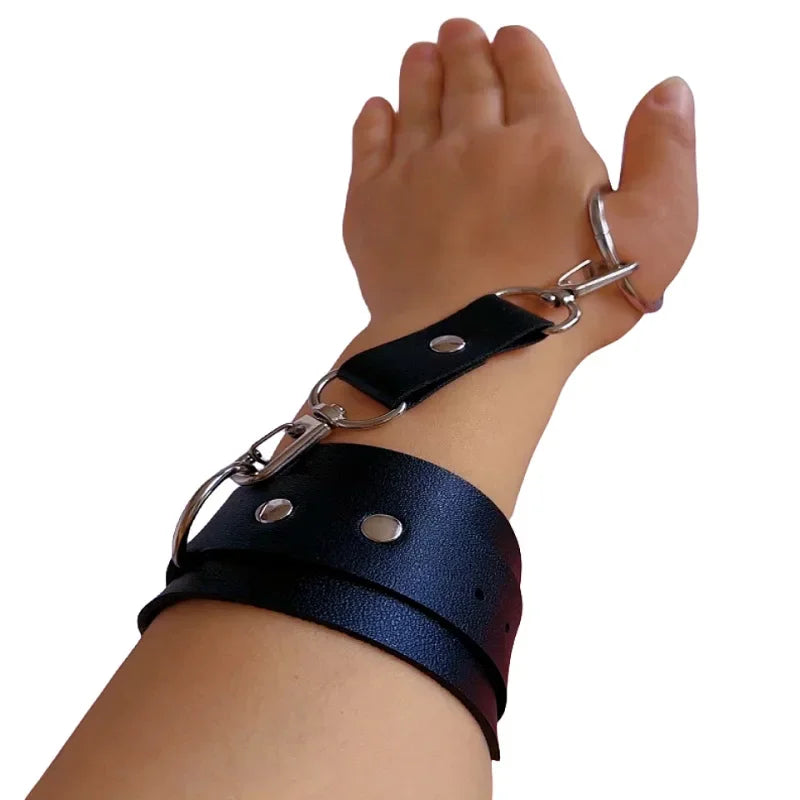 Gothic Style Metal Hook Bracelet Hot Sale Of The Season Women's Fashion Performance Street Dance Leather round Ring Men's Bar Me