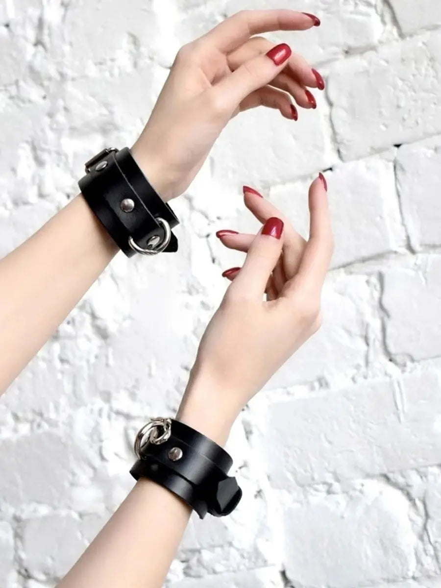 2pcs Unisex Leather Bracelet BDSM Bondage Leather Handcuffs Buckle Adjustable Vintage Punk Fetish Clothing Restraints Kink Toy