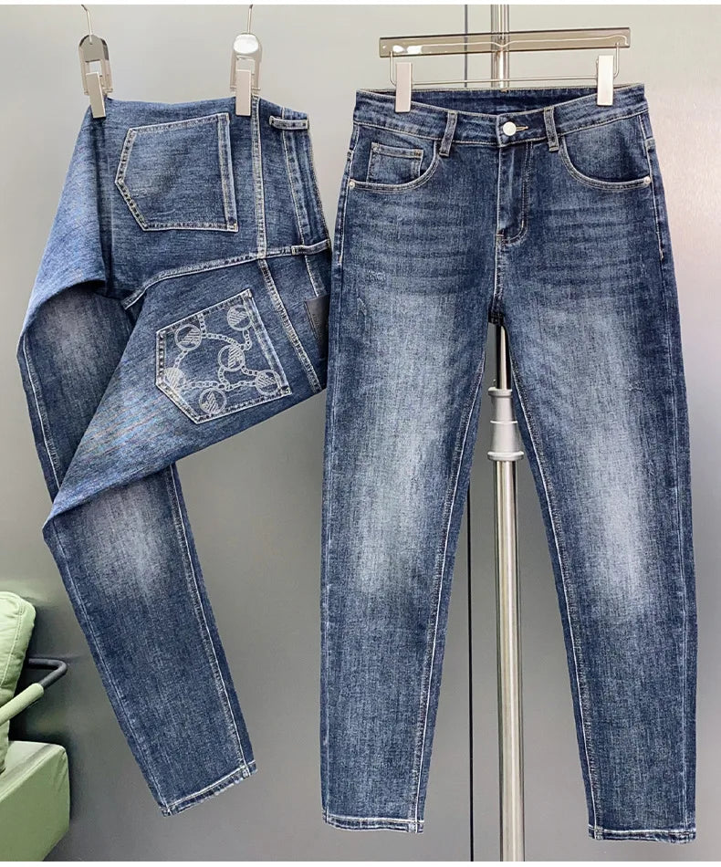 Modische Jeans mit Aufdruck für Herren, leichte Luxus-Jeans für Herren, Stretch, Slim Fit, hochwertige und modische Freizeithose mit Knöchelband