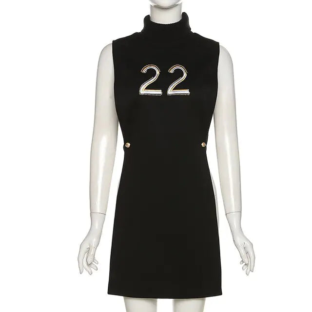 Sport-Trainingsanzug mit seitlichen, knielangen Hosen und T-Shirt