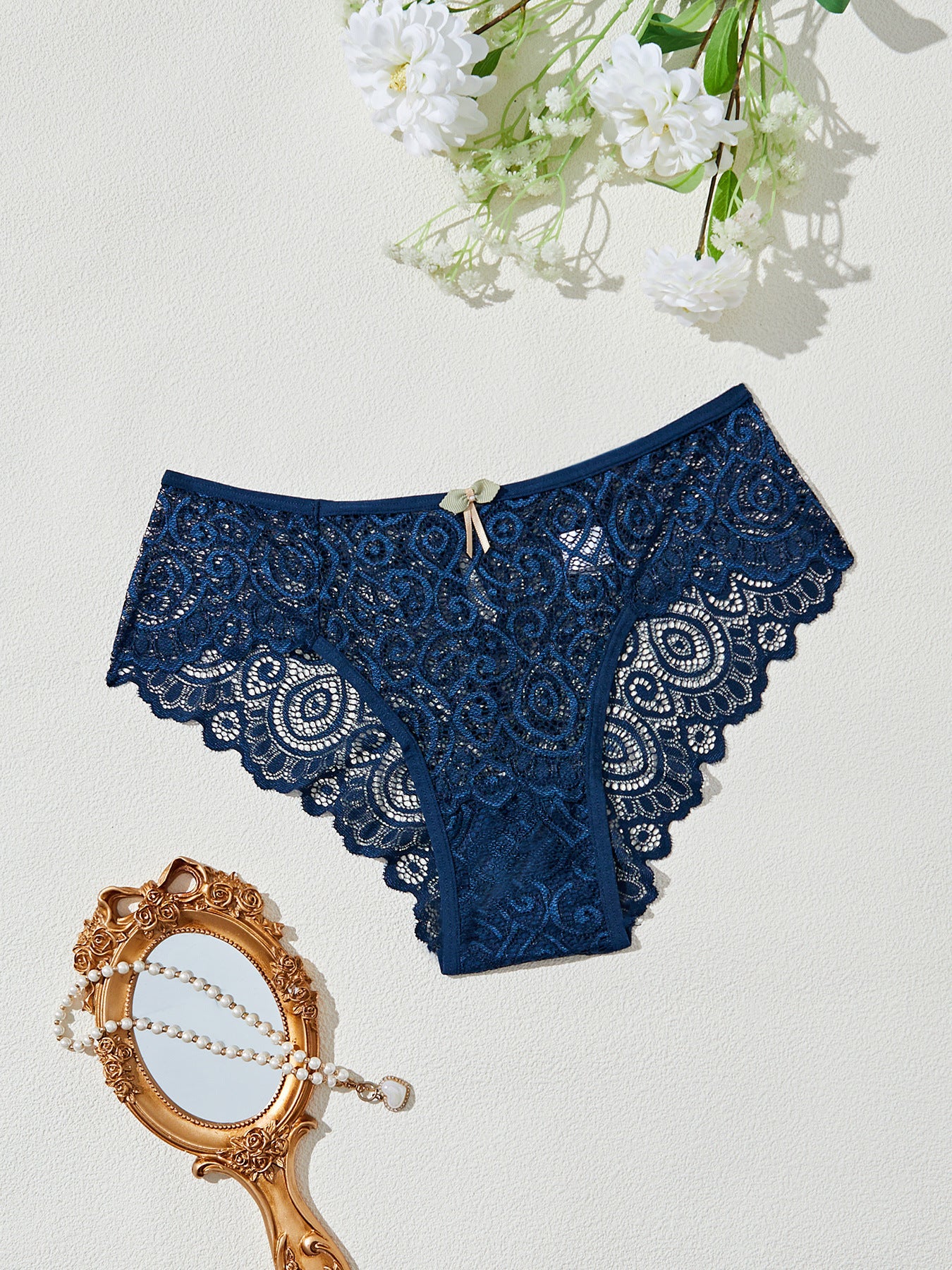 Modischer und bequemer atmungsaktiver Slip ohne Spuren für Damen