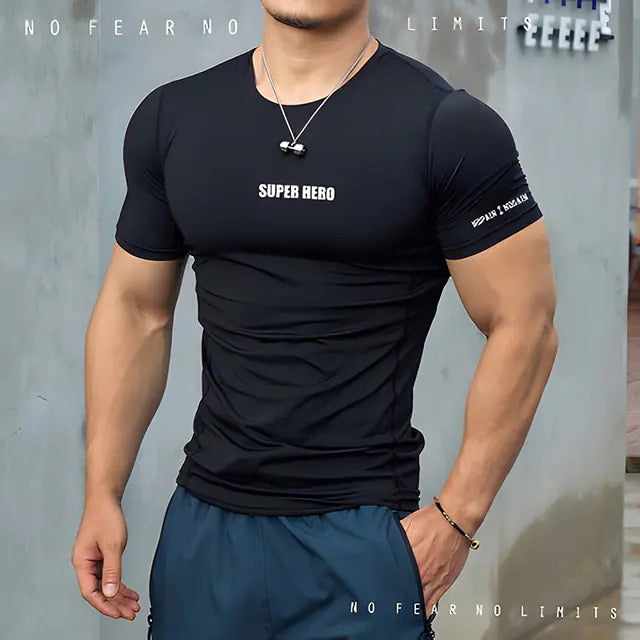 Enganliegendes T-Shirt für Männer